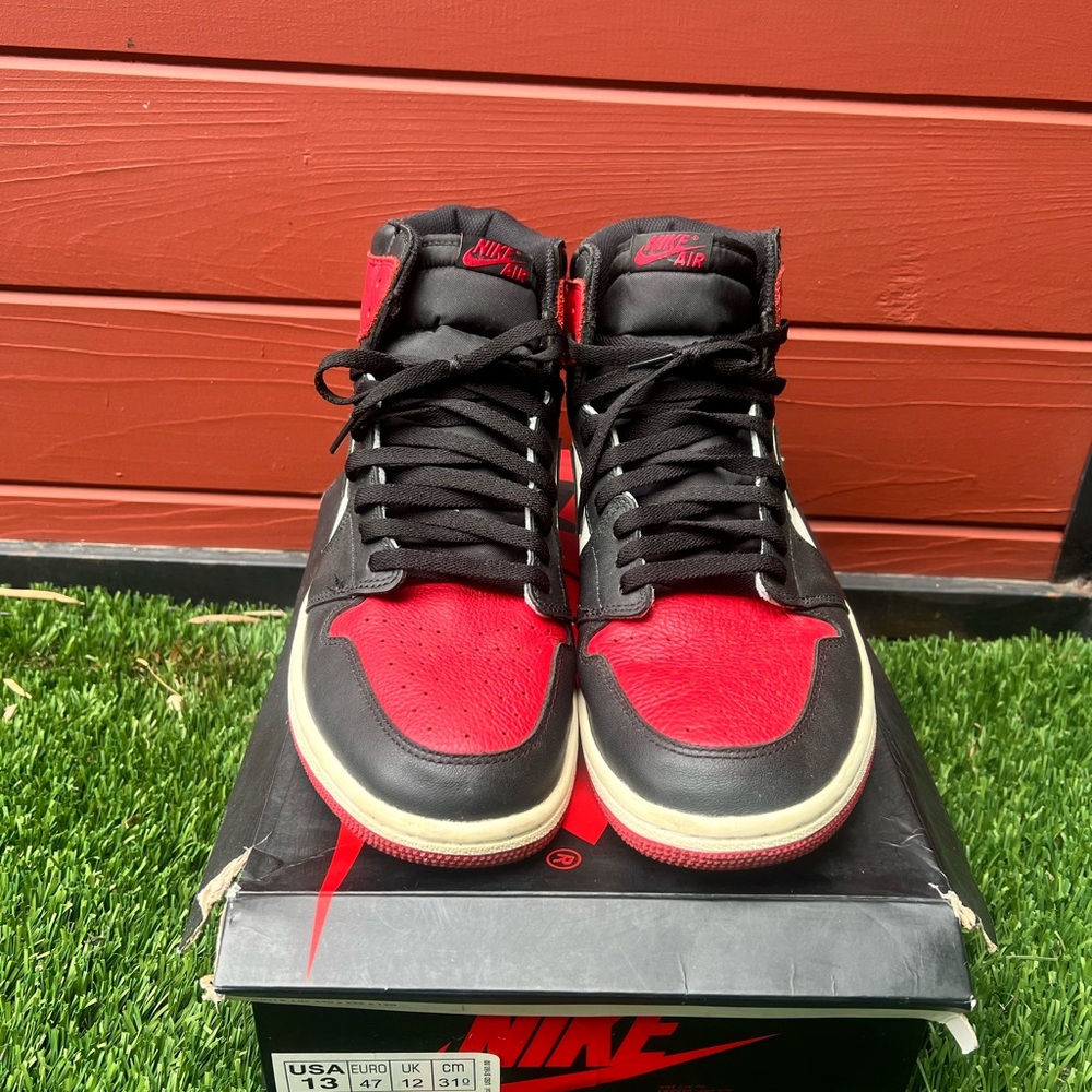 Jordan Men's Black and Red Sneakers